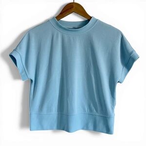 Lululemon Women’s Sky Blue Cuffed Sleeve Crewneck Cropped Shirt